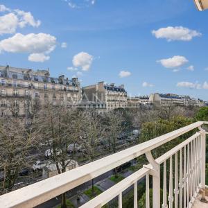 Paris XVIe- Georges Mandel - Pied à terre avec balcon