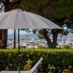 CANNES CROISETTE – UNIQUE VILLA