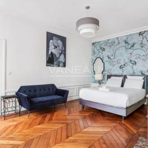 Paris VIIe - Rue de Bourgogne - Appartement familial et d'except