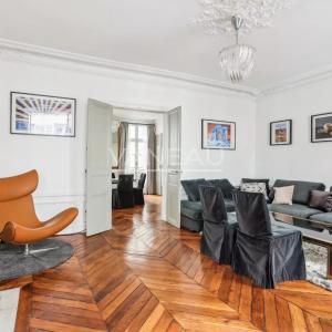 Paris VIIe - Rue de Bourgogne - Appartement familial et d'except