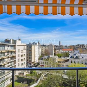 Neuilly - Mairie - Calme sur jardin