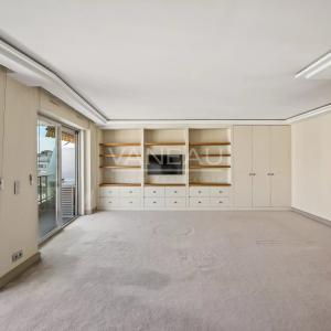 Neuilly - Mairie - Calme sur jardin