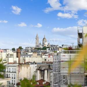 Exclusivité - Paris XVIIIe - Studio avec Terrasse vue Montmartre