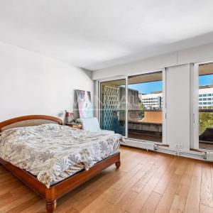 Paris XIVe : Parc Montsouris : Duplex au dernier étage avec terr