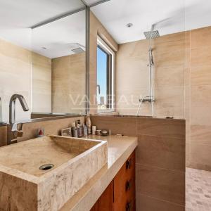 Paris XIVe : Parc Montsouris : Duplex au dernier étage avec terr