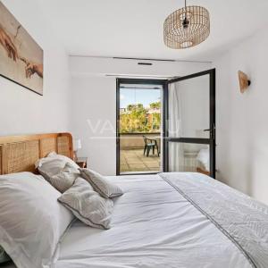 Paris XV - Volontaires / Pasteur : Appartement trois pièces avec