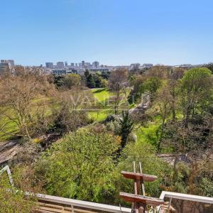 Paris XIVe : Parc Montsouris : Duplex au dernier étage avec terr
