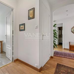 Paris XVe - Cambronne / Vaugirard : Appartement trois pièces ave