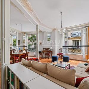 PARIS XVe - Rue du Laos : Bel appartement trois pièces au calme 