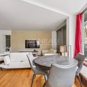 Paris VIIe - Gros Caillou -  Appartement avec balcon  — 2 chambr