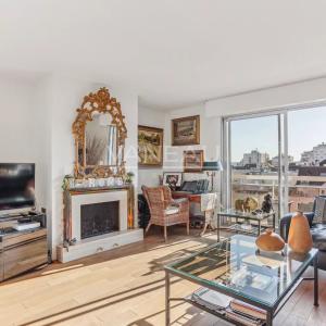 Suresnes/Mairie - Appartement dernier étage avec terrasse et bal