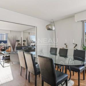 Suresnes/Mairie - Appartement dernier étage avec terrasse et bal