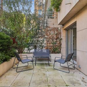 Paris XVIe - Muette - Rez de Jardin au calme absolu.