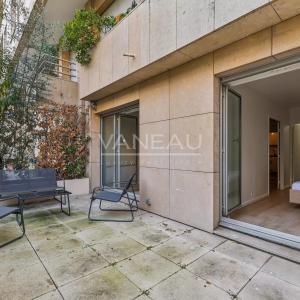 Paris XVIe - Muette - Rez de Jardin au calme absolu.