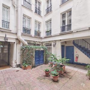 Paris IIe - Montorgueil - Studio dernier étage avec terrasse