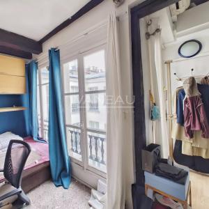 Paris IIe - Montorgueil - Studio dernier étage avec terrasse