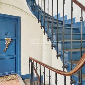 Paris IIe - Montorgueil - Studio dernier étage avec terrasse