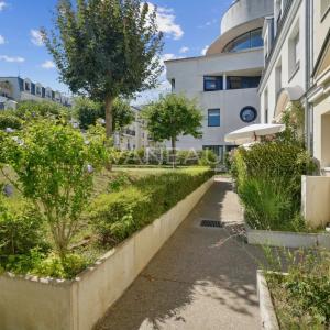 Puteaux - Maison familiale avec jardin - 122 m²