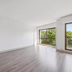 Neuilly - Château - Appartement familial avec balcon-terrasses
