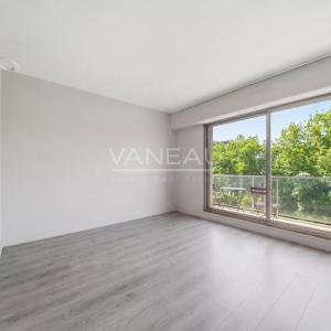 Neuilly - Château - Appartement familial avec balcon-terrasses