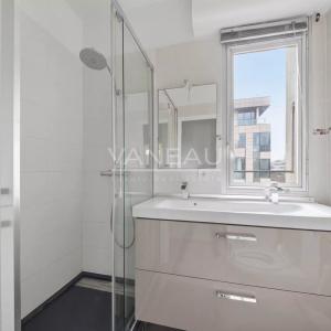 Neuilly - Château - Appartement familial avec balcon-terrasses