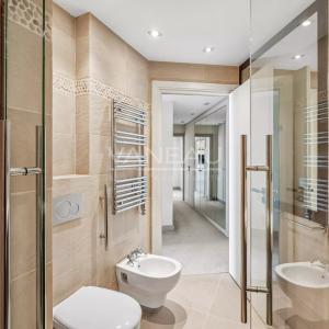 Neuilly - Mairie - Calme sur jardin