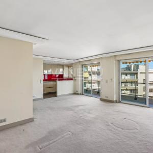 Neuilly - Mairie - Calme sur jardin