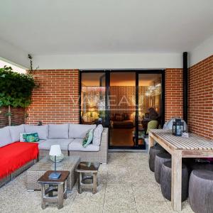 Boulogne - Terrasse au calme sur jardin, sans vis à vis exposée sud