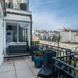Paris XVIe - Foch - Etoile Duplex Dernier étage avec terrasses
