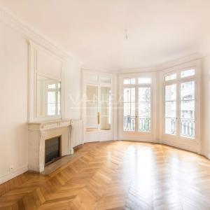 PARIS VIe _ Assas / Luxembourg - familial et de réception