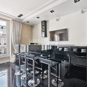 Paris VIII - Triangle d'or  - Quartier Saint Philippe du Roule