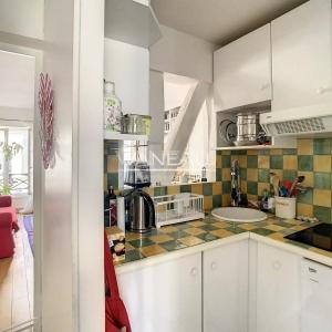 PARIS VIe -  DEUX PIECES POUR PIED A TERRE IDEAL  BAIL CODE CIVI