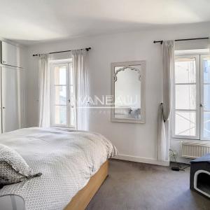 PARIS VIe -  DEUX PIECES POUR PIED A TERRE IDEAL  BAIL CODE CIVI