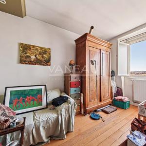 Boulogne centre - Trois pièces dernier étage avec balcon