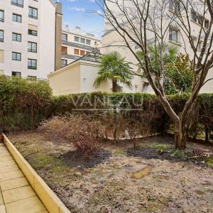 Deux pièces avec terrasse-jardin au calme