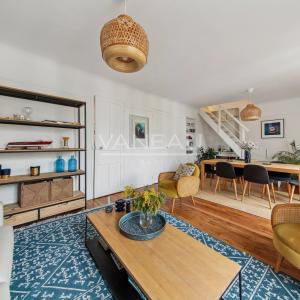 Boulogne Reine-Victor-Hugo– Duplex trois pièces en dernier étage