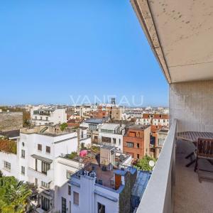 Paris XIVe : Parc Montsouris : Duplex au dernier étage avec terr