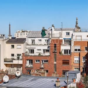 Paris XIVe : Parc Montsouris : Duplex au dernier étage avec terr