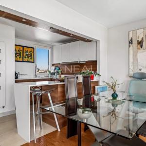 Paris XIVe : Parc Montsouris : Duplex au dernier étage avec terr