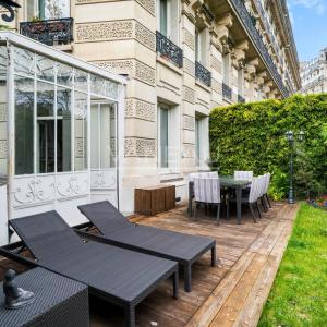 Paris XVIe - Henri Martin - Exceptionnel rez-de-jardin