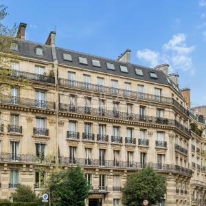 Paris XVIe - Henri Martin - Exceptionnel rez-de-jardin