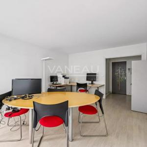 Paris XVe - Volontaires / Vaugirard : Studio lumineux avec balco