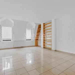 PARIS 3e - MARAIS - Grand studio