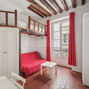 Paris 4ème - MUSEE CARNAVALET- STUDIO