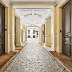 Paris IXe - Europe/ rue de Milan - 6 pièces, 4 chambres - Standi