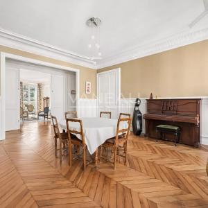 Paris IXe - Europe/ rue de Milan - 6 pièces, 4 chambres - Standi