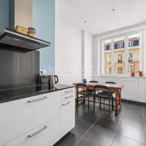 Paris IXe - Europe/ rue de Milan - 6 pièces, 4 chambres - Standi