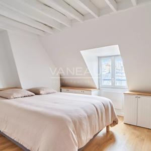 Paris 9e Trinité 3 pièces Meublé refait à neuf