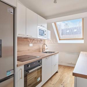 Paris 9e Trinité 3 pièces Meublé refait à neuf