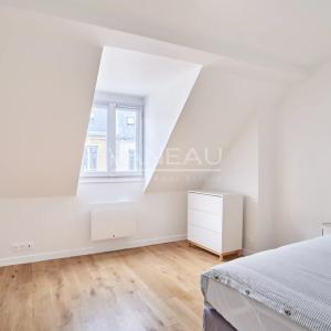 Paris 9e Trinité 3 pièces Meublé refait à neuf